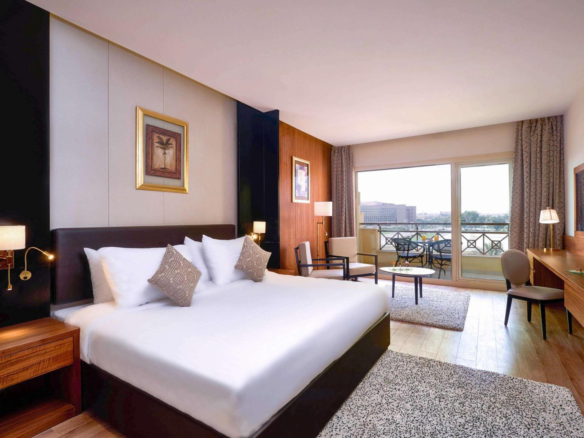 โมเวนพิก ไคโร มีเดีย ซิตี้ Hotel Giza ภายนอก รูปภาพ A room at the hotel